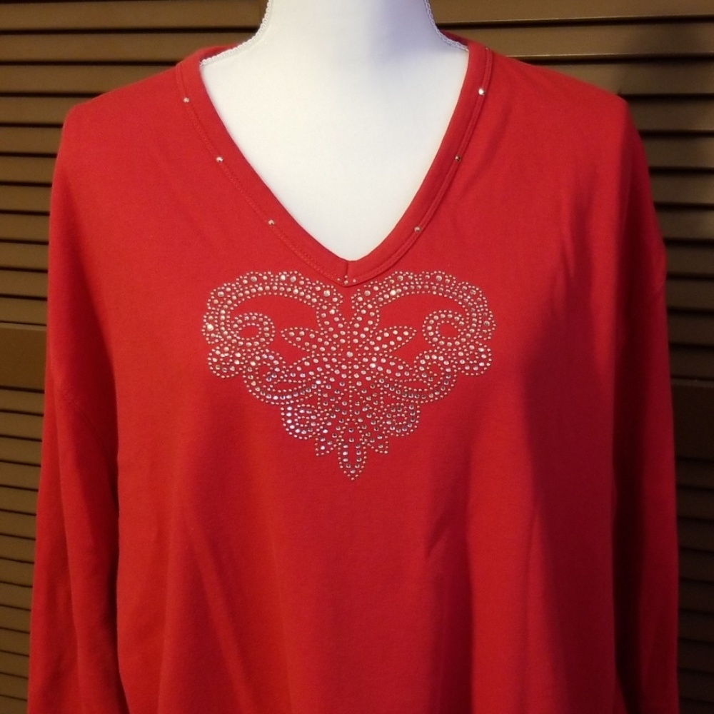 Women's long sleeve top